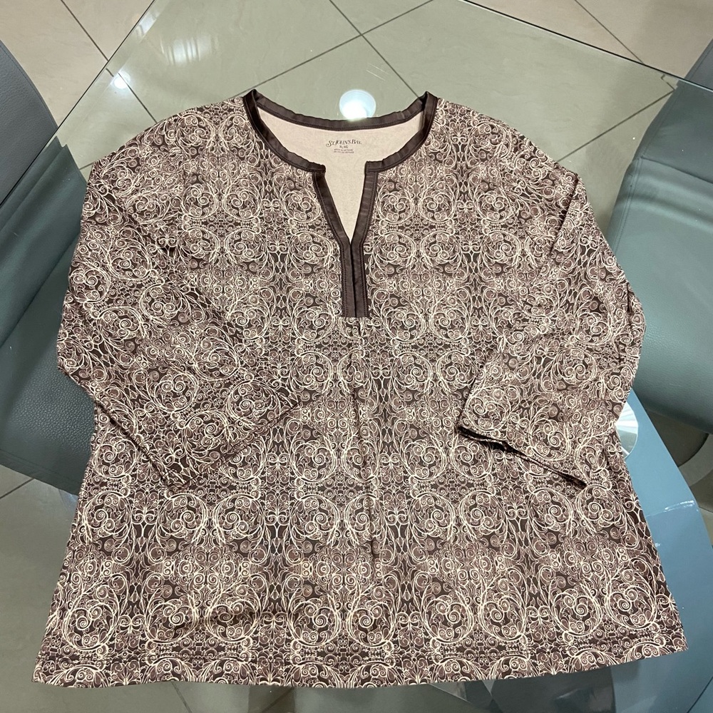 🔴 St. John’s Bay women’s top size XL